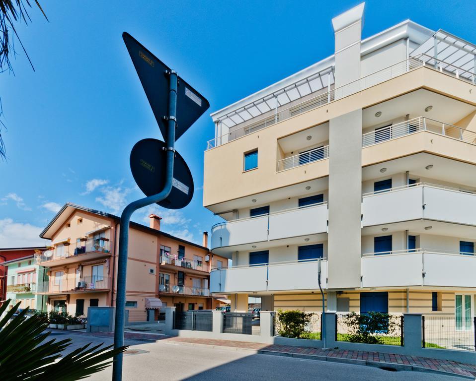 Villa Marina Apartments - Agenzia Cocal Caorle Buitenkant foto